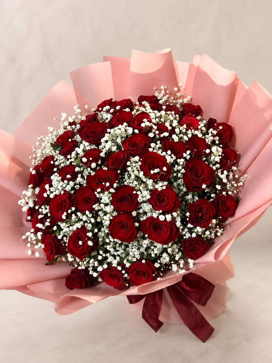 Scarlet Blush red rose bouquet for flower delivery in Agadir